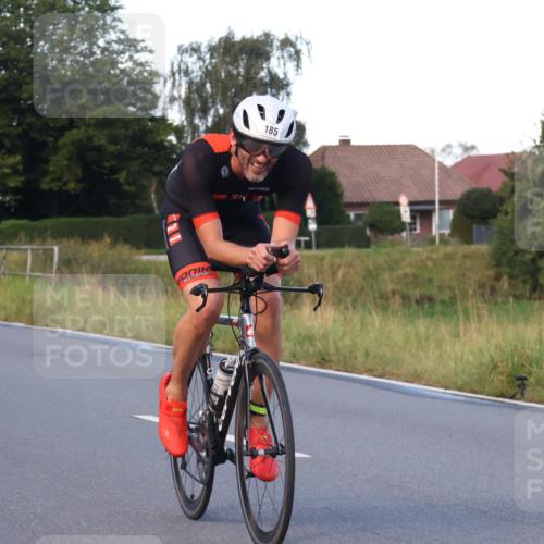 25.08.2024 - Elbe Triathlon Hamburg Fuchs,  Jonas http://msf.ph/oto/6866753 25.08.2024 09:26:49 Radfahren 185, 409, 282 meine-sportfotos.de