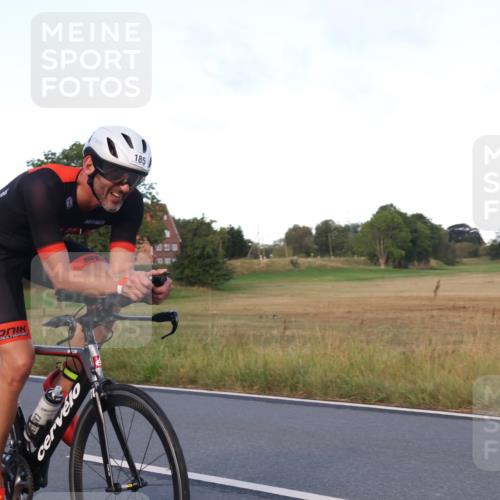 25.08.2024 - Elbe Triathlon Hamburg Fuchs,  Jonas http://msf.ph/oto/6866763 25.08.2024 09:26:50 Radfahren 185, 409, 282 meine-sportfotos.de