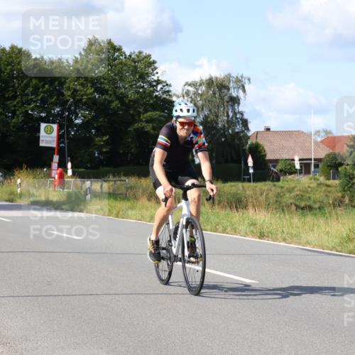 25.08.2024 - Elbe Triathlon Hamburg Fuchs,  Jonas http://msf.ph/oto/6866769 25.08.2024 10:57:05 Radfahren 1524, 1580, 1424, 768, 1411, 1413, 781, 687 meine-sportfotos.de
