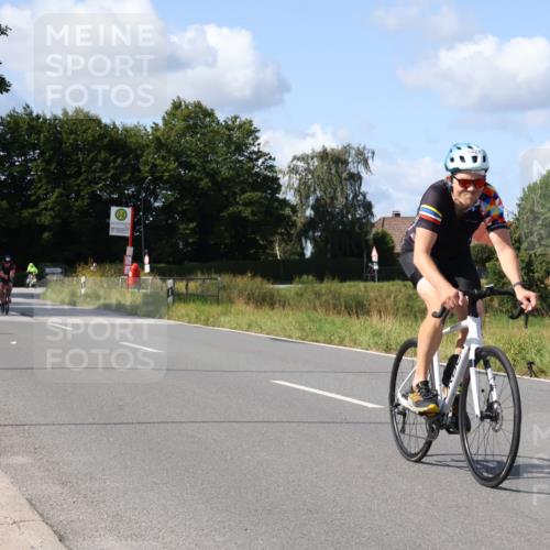 25.08.2024 - Elbe Triathlon Hamburg Fuchs,  Jonas http://msf.ph/oto/6866777 25.08.2024 10:57:06 Radfahren 1580, 1424, 768, 1411, 1413, 781, 687 meine-sportfotos.de