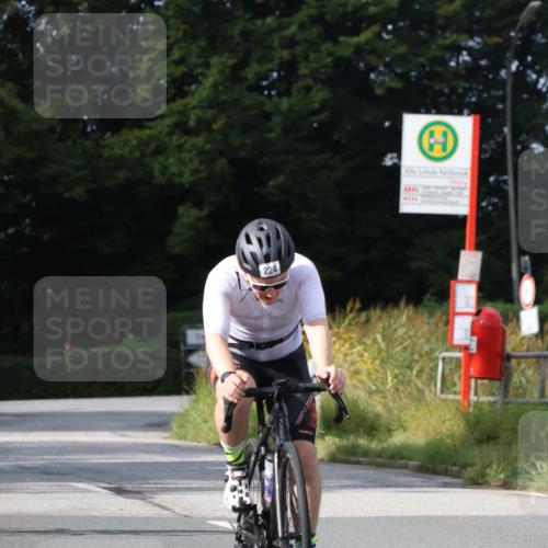 25.08.2024 - Elbe Triathlon Hamburg Fuchs,  Jonas http://msf.ph/oto/6866790 25.08.2024 10:15:01 Radfahren 224, 470 meine-sportfotos.de
