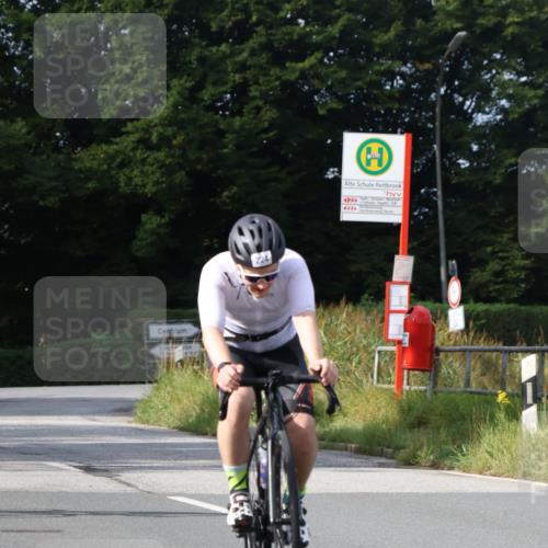 25.08.2024 - Elbe Triathlon Hamburg Fuchs,  Jonas http://msf.ph/oto/6866794 25.08.2024 10:15:01 Radfahren 224, 470 meine-sportfotos.de