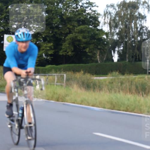 25.08.2024 - Elbe Triathlon Hamburg Fuchs,  Jonas http://msf.ph/oto/6866806 25.08.2024 09:26:55 Radfahren 185, 409, 282 meine-sportfotos.de