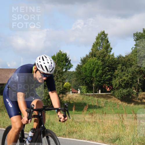 25.08.2024 - Elbe Triathlon Hamburg Fuchs,  Jonas http://msf.ph/oto/6866843 25.08.2024 10:15:12 Radfahren 438 meine-sportfotos.de