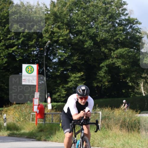 25.08.2024 - Elbe Triathlon Hamburg Fuchs,  Jonas http://msf.ph/oto/6866863 25.08.2024 10:15:21 Radfahren 364, 548, 341 meine-sportfotos.de