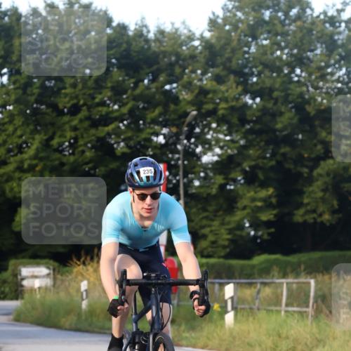 25.08.2024 - Elbe Triathlon Hamburg Fuchs,  Jonas http://msf.ph/oto/6866887 25.08.2024 09:27:17 Radfahren 235, 434 meine-sportfotos.de