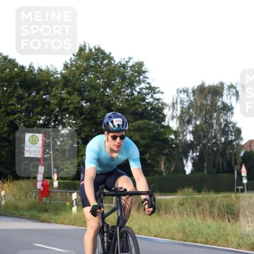 25.08.2024 - Elbe Triathlon Hamburg Fuchs,  Jonas http://msf.ph/oto/6866894 25.08.2024 09:27:17 Radfahren 235, 434 meine-sportfotos.de