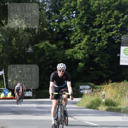 25.08.2024 - Elbe Triathlon Hamburg Fuchs,  Jonas http://msf.ph/oto/6866911 25.08.2024 10:15:32 Radfahren 381, 383, 552 meine-sportfotos.de
