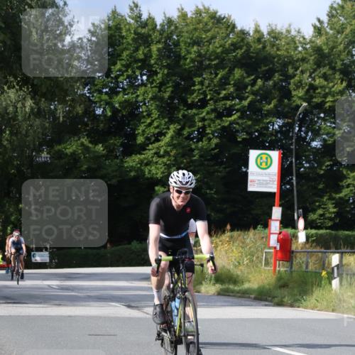 25.08.2024 - Elbe Triathlon Hamburg Fuchs,  Jonas http://msf.ph/oto/6866921 25.08.2024 10:15:32 Radfahren 381, 383, 552 meine-sportfotos.de