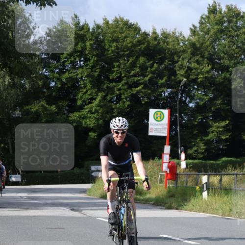 25.08.2024 - Elbe Triathlon Hamburg Fuchs,  Jonas http://msf.ph/oto/6866924 25.08.2024 10:15:33 Radfahren 381, 383, 552, 328 meine-sportfotos.de
