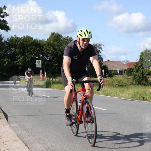 25.08.2024 - Elbe Triathlon Hamburg Fuchs,  Jonas http://msf.ph/oto/6866927 25.08.2024 10:57:25 Radfahren 1449, 1431, 714, 1712 meine-sportfotos.de