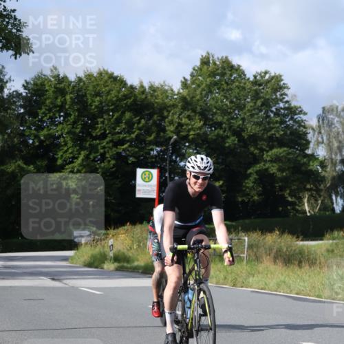 25.08.2024 - Elbe Triathlon Hamburg Fuchs,  Jonas http://msf.ph/oto/6866935 25.08.2024 10:15:33 Radfahren 381, 383, 552, 328 meine-sportfotos.de