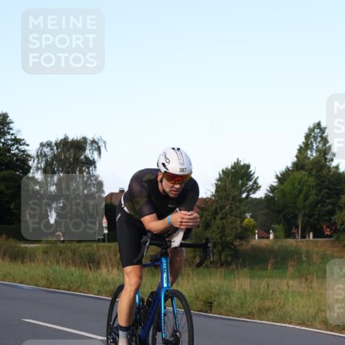 25.08.2024 - Elbe Triathlon Hamburg Fuchs,  Jonas http://msf.ph/oto/6866946 25.08.2024 09:27:26 Radfahren 434, 387, 403 meine-sportfotos.de