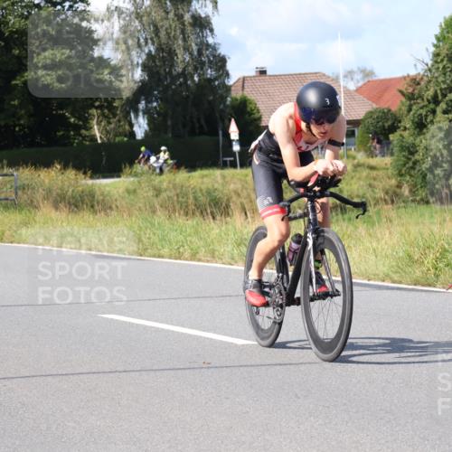 25.08.2024 - Elbe Triathlon Hamburg Fuchs,  Jonas http://msf.ph/oto/6866948 25.08.2024 10:57:29 Radfahren 1449, 1431, 714, 1712, 1459, 1418, 1415 meine-sportfotos.de