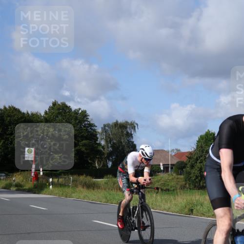 25.08.2024 - Elbe Triathlon Hamburg Fuchs,  Jonas http://msf.ph/oto/6866954 25.08.2024 10:15:34 Radfahren 381, 383, 552, 328 meine-sportfotos.de