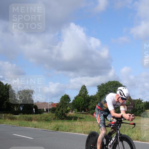 25.08.2024 - Elbe Triathlon Hamburg Fuchs,  Jonas http://msf.ph/oto/6866956 25.08.2024 10:15:34 Radfahren 381, 383, 552, 328 meine-sportfotos.de