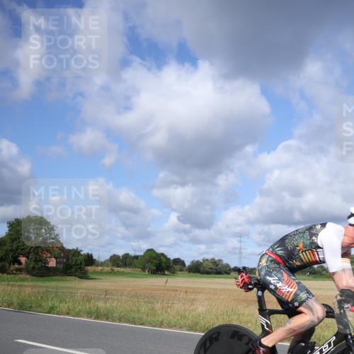 25.08.2024 - Elbe Triathlon Hamburg Fuchs,  Jonas http://msf.ph/oto/6866964 25.08.2024 10:15:35 Radfahren 381, 383, 552, 328 meine-sportfotos.de
