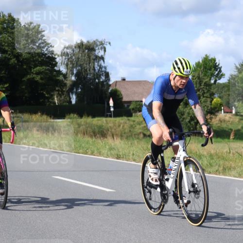 25.08.2024 - Elbe Triathlon Hamburg Fuchs,  Jonas http://msf.ph/oto/6867037 25.08.2024 10:57:40 Radfahren 1415, 565, 1575, 1430, 1583, 1445, 794, 1444, 1584 meine-sportfotos.de