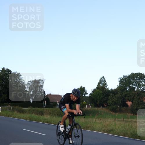 25.08.2024 - Elbe Triathlon Hamburg Fuchs,  Jonas http://msf.ph/oto/6867046 25.08.2024 09:27:39 Radfahren 157, 378, 215, 163 meine-sportfotos.de