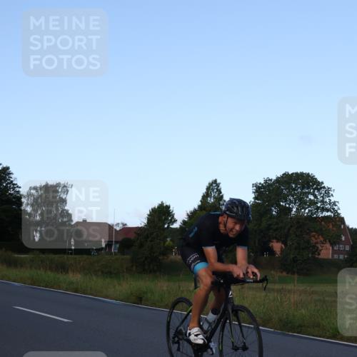 25.08.2024 - Elbe Triathlon Hamburg Fuchs,  Jonas http://msf.ph/oto/6867052 25.08.2024 09:27:39 Radfahren 157, 378, 215, 163 meine-sportfotos.de