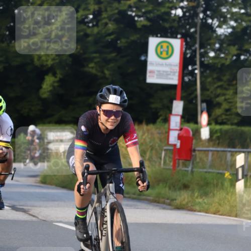 25.08.2024 - Elbe Triathlon Hamburg Fuchs,  Jonas http://msf.ph/oto/6867071 25.08.2024 09:28:05 Radfahren 41, 233, 150, 69, 207, 435, 417 meine-sportfotos.de
