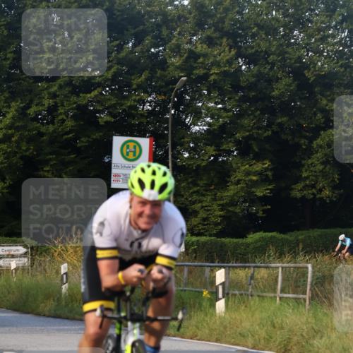 25.08.2024 - Elbe Triathlon Hamburg Fuchs,  Jonas http://msf.ph/oto/6867079 25.08.2024 09:28:06 Radfahren 41, 233, 150, 69, 207, 435, 417, 55 meine-sportfotos.de