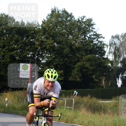 25.08.2024 - Elbe Triathlon Hamburg Fuchs,  Jonas http://msf.ph/oto/6867081 25.08.2024 09:28:06 Radfahren 41, 233, 150, 69, 207, 435, 417, 55 meine-sportfotos.de