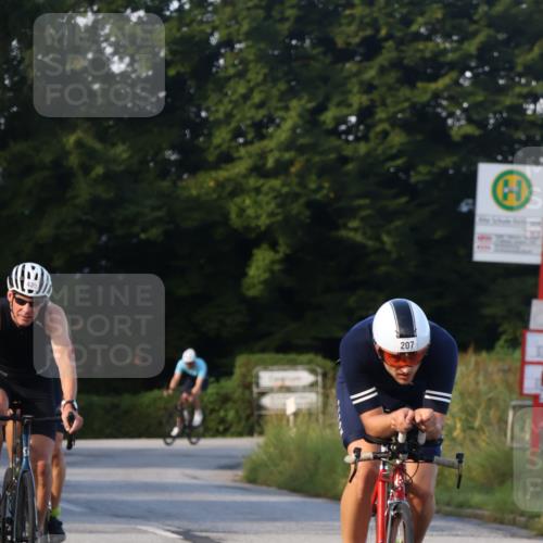 25.08.2024 - Elbe Triathlon Hamburg Fuchs,  Jonas http://msf.ph/oto/6867101 25.08.2024 09:28:08 Radfahren 150, 69, 207, 435, 417, 55 meine-sportfotos.de