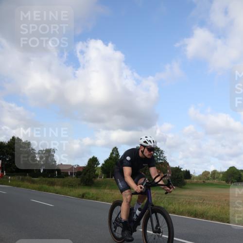 25.08.2024 - Elbe Triathlon Hamburg Fuchs,  Jonas http://msf.ph/oto/6867120 25.08.2024 10:16:30 Radfahren 615, 220 meine-sportfotos.de