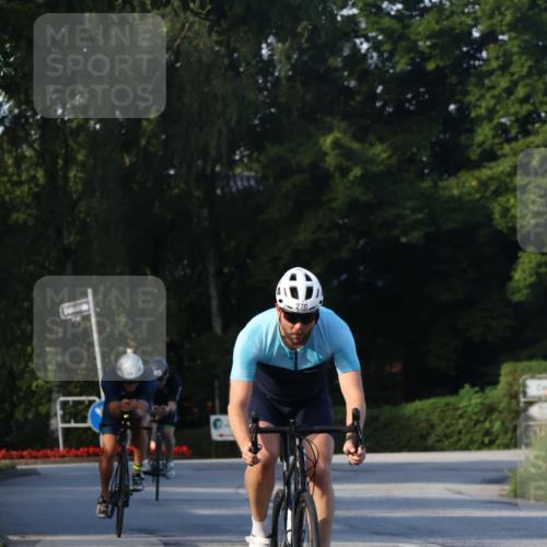25.08.2024 - Elbe Triathlon Hamburg Fuchs,  Jonas http://msf.ph/oto/6867160 25.08.2024 09:28:15 Radfahren 435, 417, 55, 270, 358, 398 meine-sportfotos.de