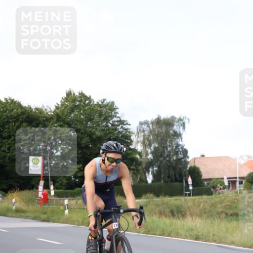 25.08.2024 - Elbe Triathlon Hamburg Fuchs,  Jonas http://msf.ph/oto/6867176 25.08.2024 10:16:43 Radfahren 401, 431, 214, 267 meine-sportfotos.de