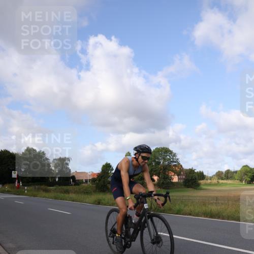 25.08.2024 - Elbe Triathlon Hamburg Fuchs,  Jonas http://msf.ph/oto/6867187 25.08.2024 10:16:43 Radfahren 401, 431, 214, 267 meine-sportfotos.de