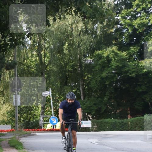25.08.2024 - Elbe Triathlon Hamburg Fuchs,  Jonas http://msf.ph/oto/6867190 25.08.2024 10:16:46 Radfahren 214, 267 meine-sportfotos.de