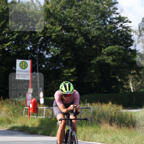 25.08.2024 - Elbe Triathlon Hamburg Fuchs,  Jonas http://msf.ph/oto/6867208 25.08.2024 10:58:13 Radfahren 1593, 1672, 676, 1503 meine-sportfotos.de