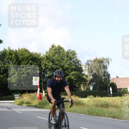 25.08.2024 - Elbe Triathlon Hamburg Fuchs,  Jonas http://msf.ph/oto/6867209 25.08.2024 10:16:49 Radfahren 267 meine-sportfotos.de