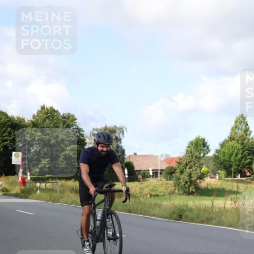 25.08.2024 - Elbe Triathlon Hamburg Fuchs,  Jonas http://msf.ph/oto/6867217 25.08.2024 10:16:49 Radfahren 267 meine-sportfotos.de