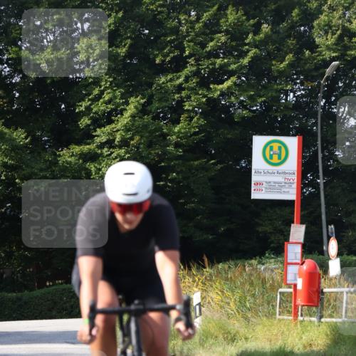 25.08.2024 - Elbe Triathlon Hamburg Fuchs,  Jonas http://msf.ph/oto/6867221 25.08.2024 10:58:14 Radfahren 1593, 1672, 676, 1503 meine-sportfotos.de
