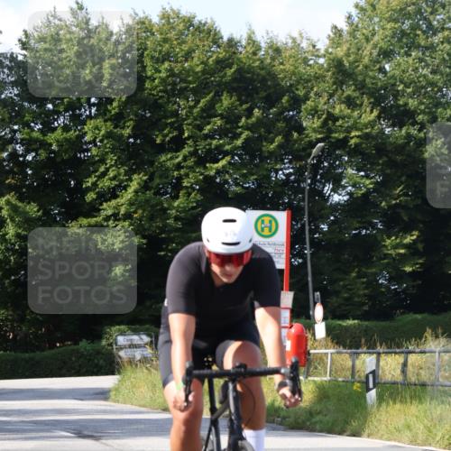 25.08.2024 - Elbe Triathlon Hamburg Fuchs,  Jonas http://msf.ph/oto/6867230 25.08.2024 10:58:15 Radfahren 1593, 1672, 676, 1503 meine-sportfotos.de