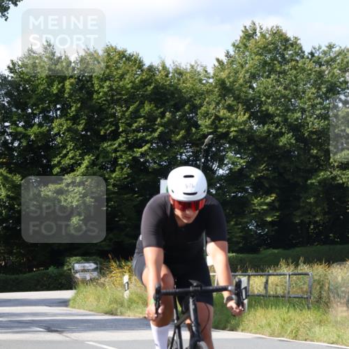 25.08.2024 - Elbe Triathlon Hamburg Fuchs,  Jonas http://msf.ph/oto/6867232 25.08.2024 10:58:15 Radfahren 1593, 1672, 676, 1503 meine-sportfotos.de