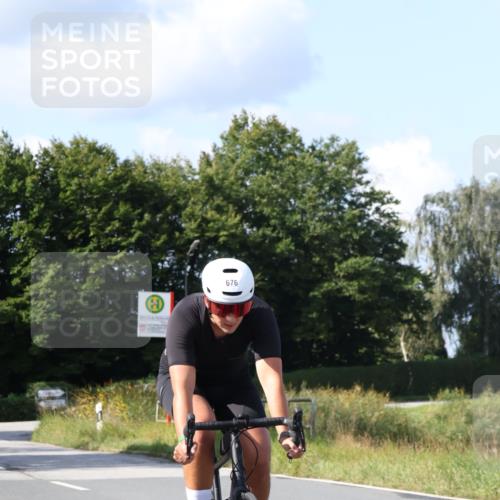 25.08.2024 - Elbe Triathlon Hamburg Fuchs,  Jonas http://msf.ph/oto/6867239 25.08.2024 10:58:15 Radfahren 1593, 1672, 676, 1503 meine-sportfotos.de