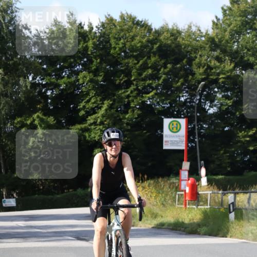 25.08.2024 - Elbe Triathlon Hamburg Fuchs,  Jonas http://msf.ph/oto/6867256 25.08.2024 10:58:18 Radfahren 1672, 676, 1503 meine-sportfotos.de