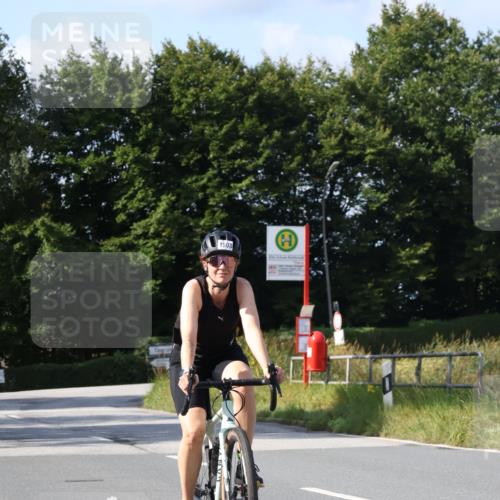 25.08.2024 - Elbe Triathlon Hamburg Fuchs,  Jonas http://msf.ph/oto/6867259 25.08.2024 10:58:18 Radfahren 1672, 676, 1503 meine-sportfotos.de