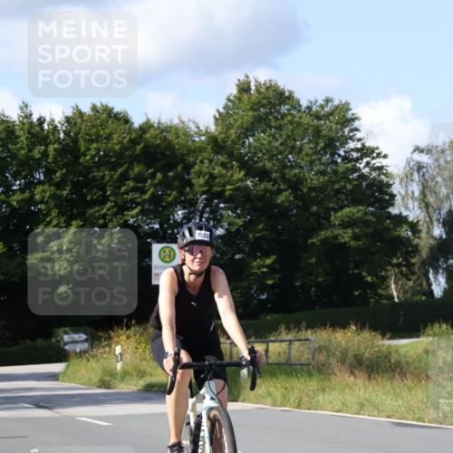 25.08.2024 - Elbe Triathlon Hamburg Fuchs,  Jonas http://msf.ph/oto/6867268 25.08.2024 10:58:19 Radfahren 1672, 676, 1503 meine-sportfotos.de