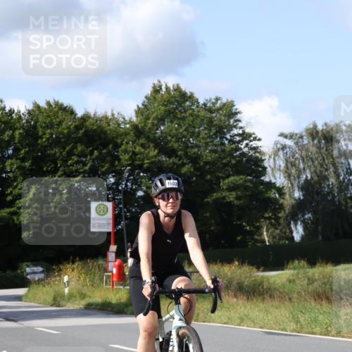 25.08.2024 - Elbe Triathlon Hamburg Fuchs,  Jonas http://msf.ph/oto/6867272 25.08.2024 10:58:19 Radfahren 1672, 676, 1503 meine-sportfotos.de