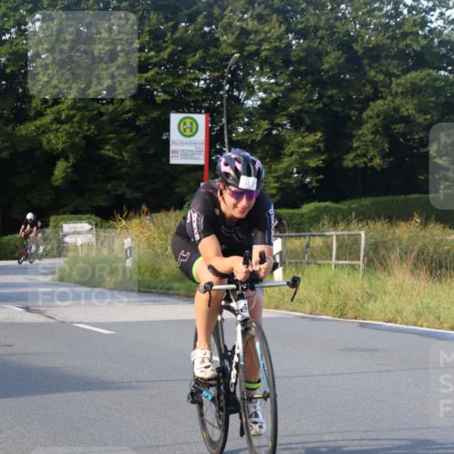 25.08.2024 - Elbe Triathlon Hamburg Fuchs,  Jonas http://msf.ph/oto/6867279 25.08.2024 09:28:27 Radfahren 168, 143, 431, 368 meine-sportfotos.de