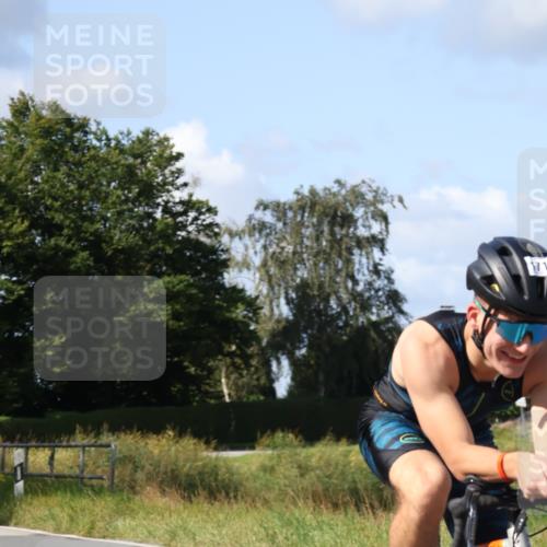 25.08.2024 - Elbe Triathlon Hamburg Fuchs,  Jonas http://msf.ph/oto/6867307 25.08.2024 10:58:54 Radfahren 1716, 1588, 1643 meine-sportfotos.de