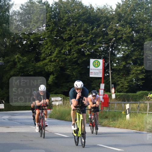 25.08.2024 - Elbe Triathlon Hamburg Fuchs,  Jonas http://msf.ph/oto/6867309 25.08.2024 09:28:32 Radfahren 143, 431, 368, 421, 333, 341, 130 meine-sportfotos.de