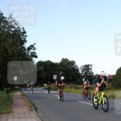 25.08.2024 - Elbe Triathlon Hamburg Fuchs,  Jonas http://msf.ph/oto/6867339 25.08.2024 09:28:34 Radfahren 431, 368, 421, 333, 341, 130 meine-sportfotos.de
