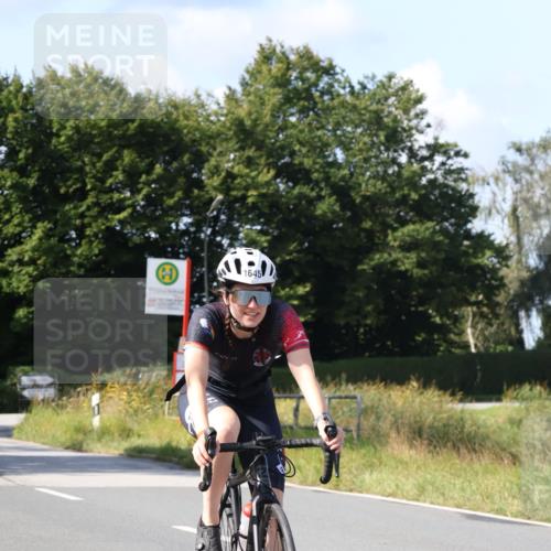25.08.2024 - Elbe Triathlon Hamburg Fuchs,  Jonas http://msf.ph/oto/6867341 25.08.2024 10:59:03 Radfahren 1588, 1643, 1631, 1645 meine-sportfotos.de