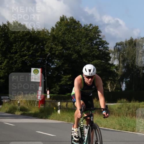 25.08.2024 - Elbe Triathlon Hamburg Fuchs,  Jonas http://msf.ph/oto/6867381 25.08.2024 10:17:34 Radfahren 550, 595, 515, 500 meine-sportfotos.de